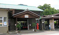 ���S����̖ʉe����������c����Z�s�w