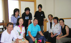 ���s�̒��Ԃ̋��͂Ɋ���