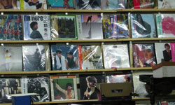 ���R�[�h�̓W���P�b�g������̂��y�����Ȃ�